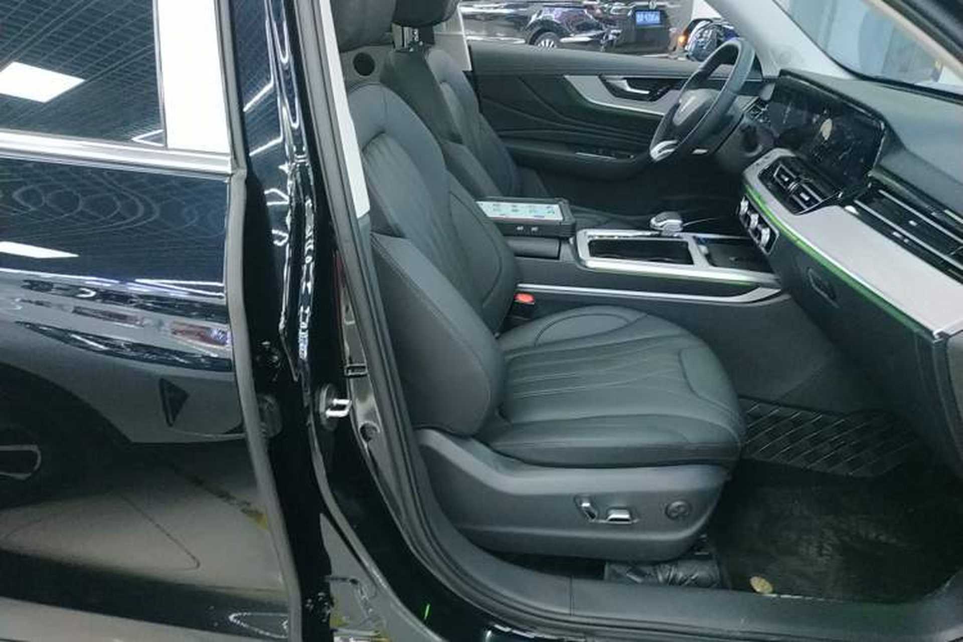 Used Hongqi HS5 2025 2.0T Two-Wheel Drive Flagship Pro Edition Right Front Seat