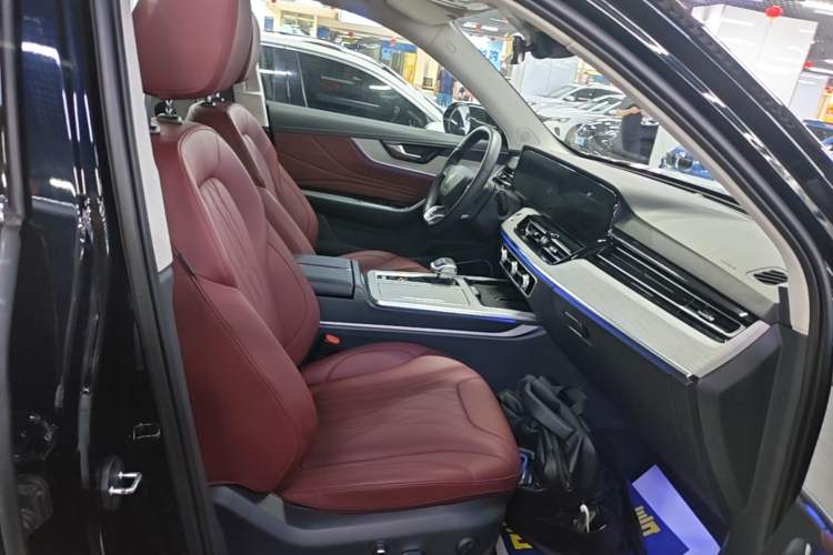 Used Hongqi HS5 2025 2.0T All-Wheel-Drive Flagship Pro Edition Right Front Seat