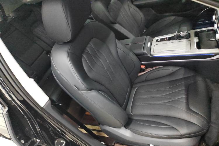 Used Hongqi HS5 2025 2.0T Two-Wheel Drive Flagship Pro Edition Right Front Seat