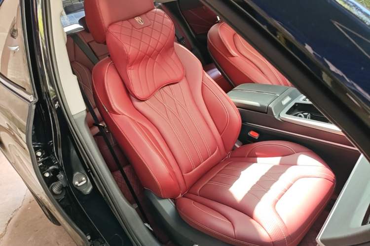 Used Hongqi HS5 2025 2.0T Two-Wheel Drive Flagship Pro Edition Right Front Seat
