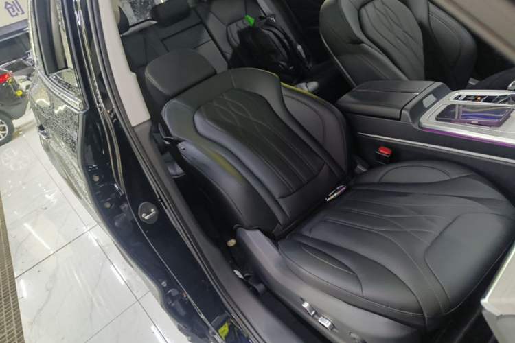 Used Hongqi HS5 2025 2.0T Two-Wheel Drive Flagship Pro Edition Right Front Seat