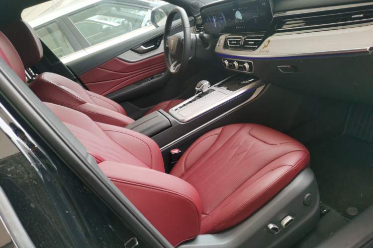 Used Hongqi HS5 2025 2.0T Two-Wheel-Drive Xuan Ying Edition Right Front Seat