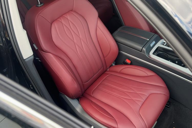 Used Hongqi HS5 2025 2.0T Two-Wheel Drive Flagship Pro Edition Right Front Seat