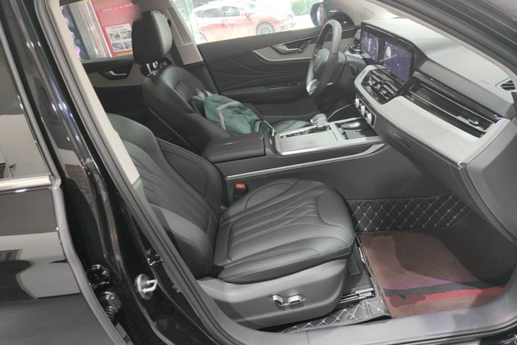 Used Hongqi HS5 2025 2.0T Two-Wheel Drive 600 000-Vehicle Commemorative Edition Right Front Seat