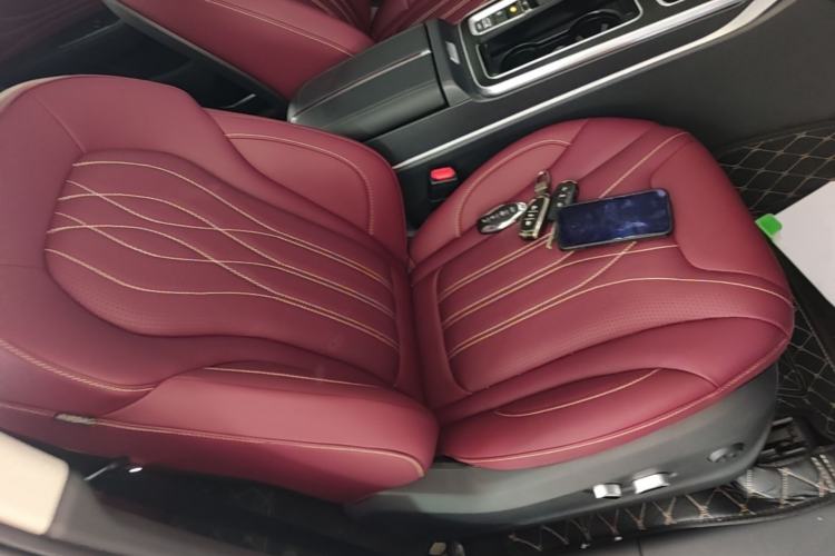 Used Hongqi HS5 2025 2.0T Two-Wheel-Drive Xuan Ying Edition Right Front Seat