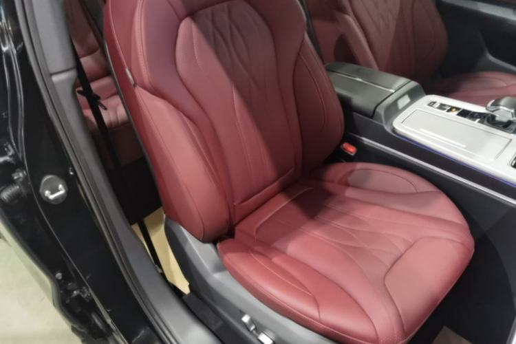 Used Hongqi HS5 2025 2.0T All-Wheel-Drive Xuan Ying Version Right Front Seat