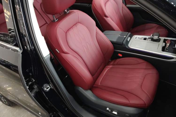 Used Hongqi HS5 2025 2.0T Two-Wheel-Drive Flagship Pro Edition Right Front Seat