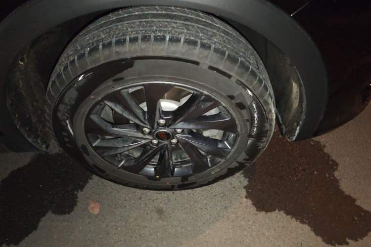 Used Hongqi HS5 2025 2.0T Two-Wheel Drive 600 000-Vehicle Commemorative Edition Right Front Wheel Hub