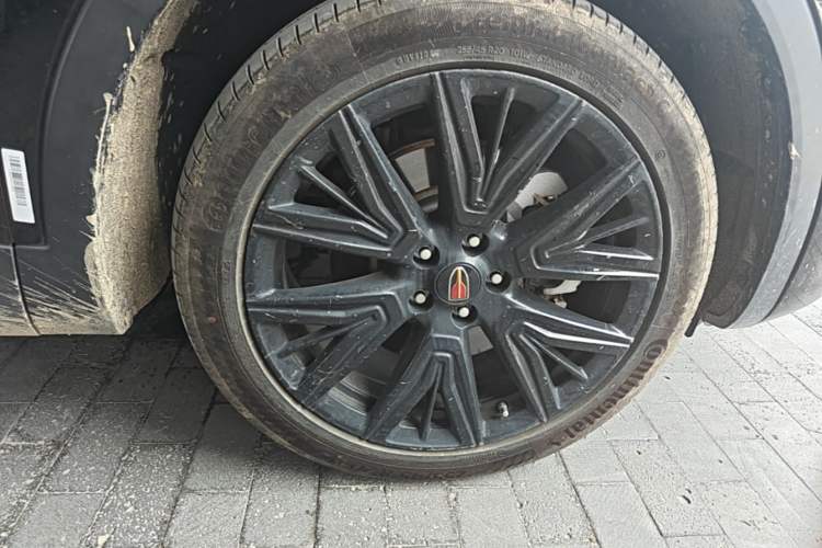 Used Hongqi HS5 2025 2.0T All-Wheel-Drive Xuan Ying Version Right Front Wheel Hub