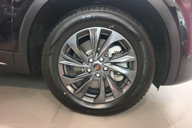 Used Hongqi HS5 2025 2.0T Two-Wheel Drive Flagship Pro Edition Right Front Wheel Hub