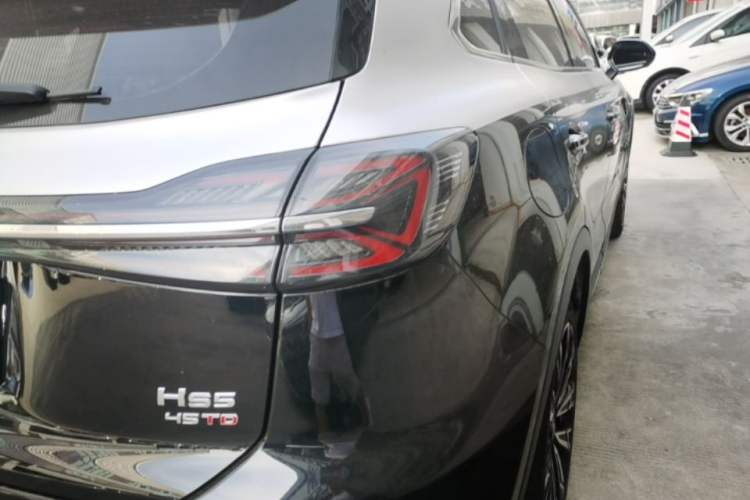 Used Hongqi HS5 2025 2.0T All-Wheel-Drive Flagship Pro Edition Right Rear Taillight