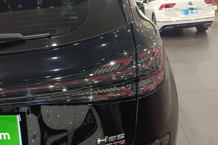 Used Hongqi HS5 2025 2.0T Two-Wheel-Drive Xuan Ying Edition Right Rear Taillight