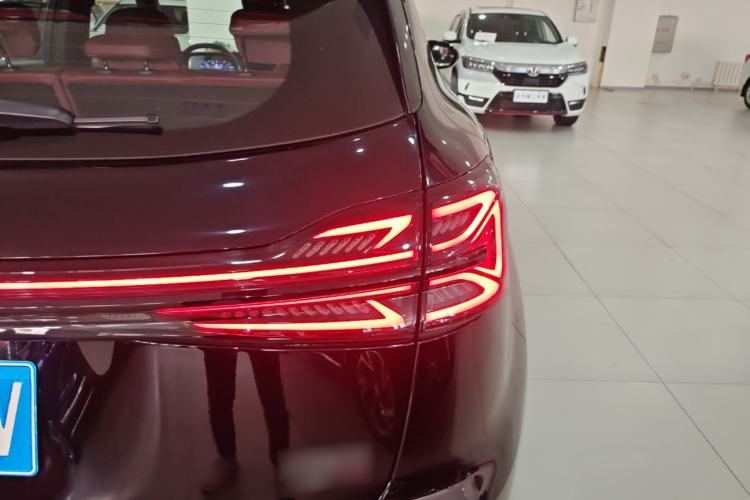 Used Hongqi HS5 2025 2.0T All-Wheel-Drive Xuan Ying Version Right Rear Taillight