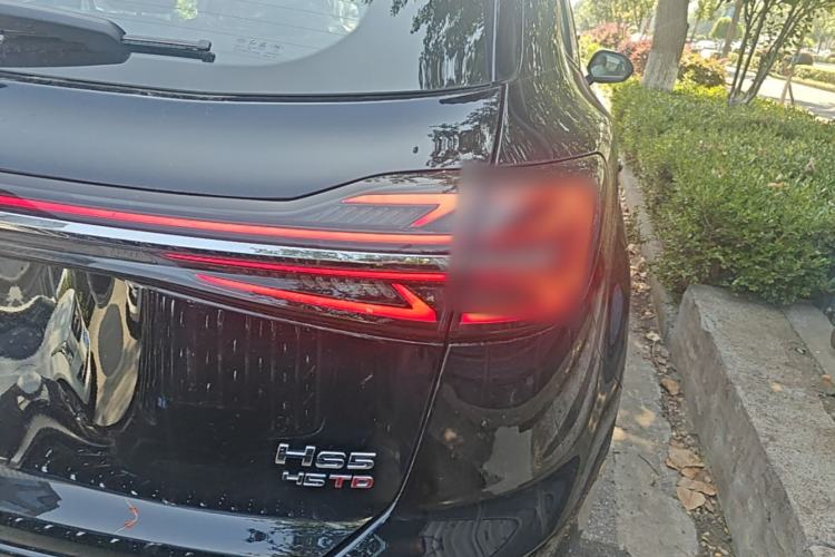 Used Hongqi HS5 2025 2.0T Two-Wheel Drive Flagship Pro Edition Right Rear Taillight