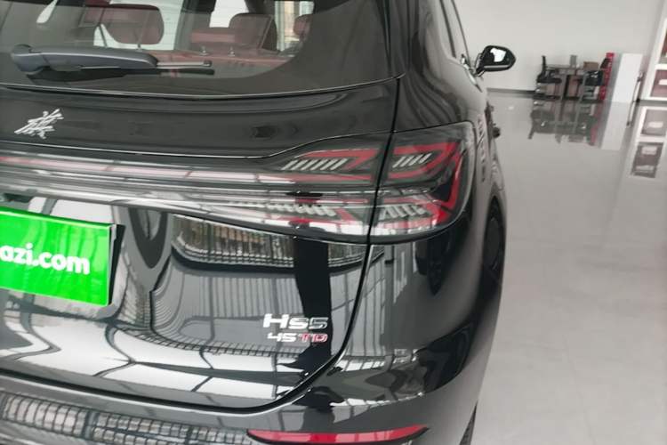 Used Hongqi HS5 2025 2.0T All-Wheel-Drive Xuan Ying Version Right Rear Taillight