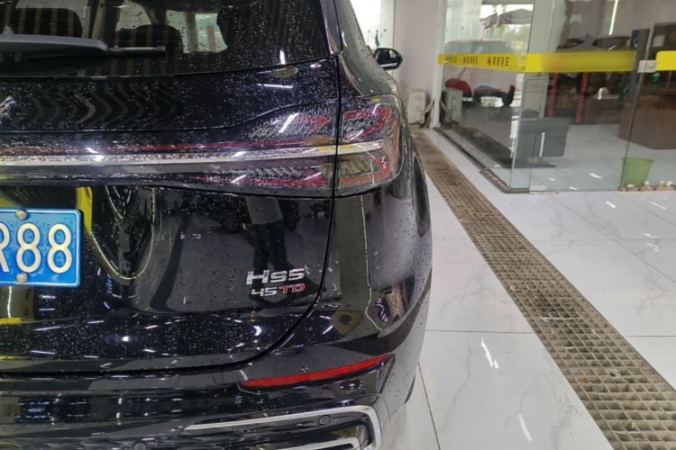 Used Hongqi HS5 2025 2.0T Two-Wheel Drive Flagship Pro Edition Right Rear Taillight