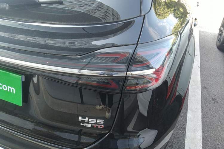 Used Hongqi HS5 2025 2.0T Two-Wheel Drive Flagship Pro Edition Right Rear Taillight