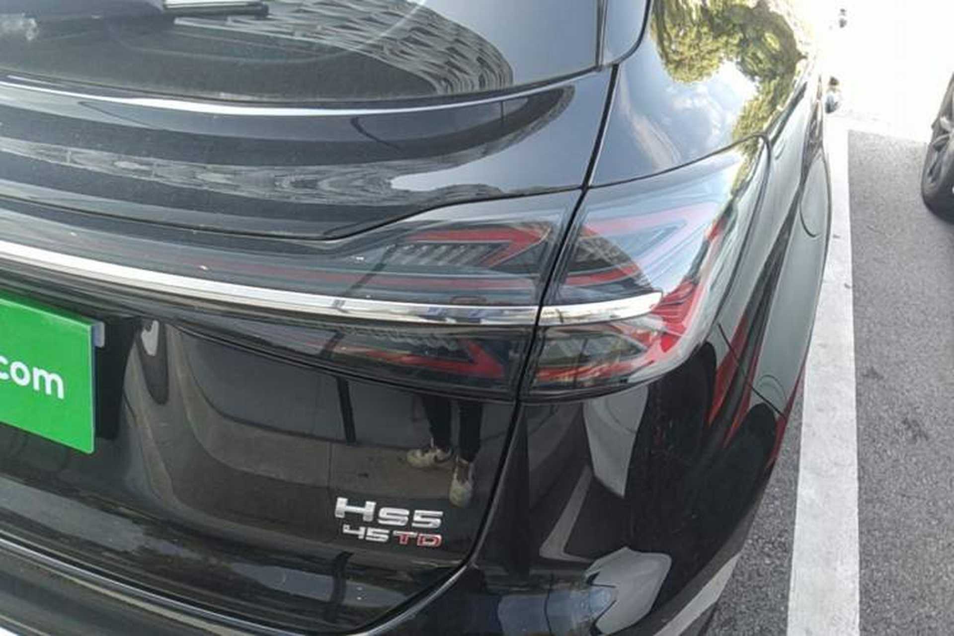 Used Hongqi HS5 2025 2.0T Two-Wheel Drive Flagship Pro Edition Right Rear Taillight