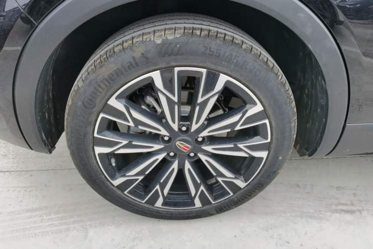 Used Hongqi HS5 2025 2.0T All-Wheel-Drive Flagship Pro Edition Right Rear Wheel Hub