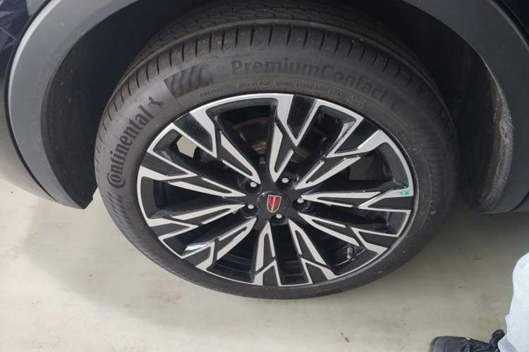 Used Hongqi HS5 2025 2.0T All-Wheel-Drive Flagship Pro Edition Right Rear Wheel Hub