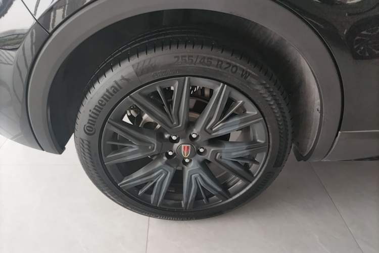 Used Hongqi HS5 2025 2.0T All-Wheel-Drive Xuan Ying Version Right Rear Wheel Hub