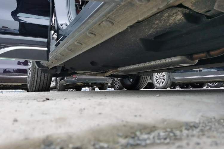 Used Hongqi HS5 2025 2.0T All-Wheel-Drive Flagship Pro Edition Right Side Sill