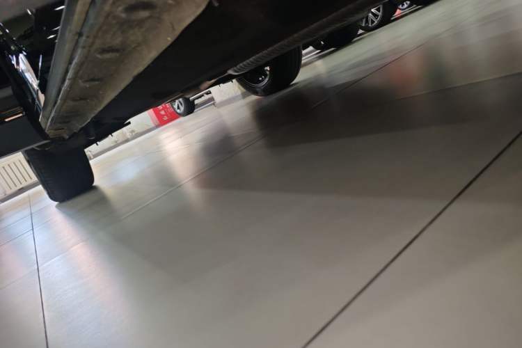 Used Hongqi HS5 2025 2.0T All-Wheel-Drive Xuan Ying Version Right Side Sill