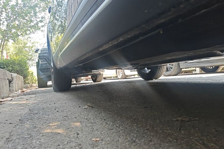 Used Hongqi HS5 2025 2.0T Two-Wheel Drive Flagship Pro Edition Right Side Sill