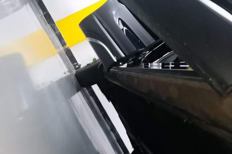 Used Hongqi HS5 2025 2.0T Two-Wheel Drive Flagship Pro Edition Right Side Sill
