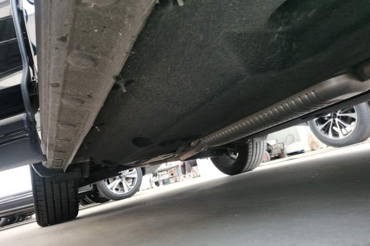 Used Hongqi HS5 2025 2.0T Two-Wheel-Drive Xuan Ying Edition Right Side Sill