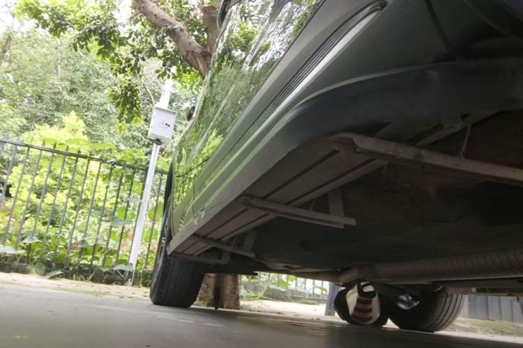 Used Hongqi HS5 2025 2.0T Two-Wheel Drive Flagship Pro Edition Right Side Sill