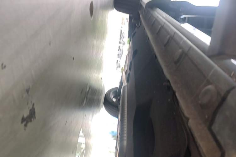 Used Hongqi HS5 2025 2.0T Two-Wheel-Drive Xuan Ying Edition Right Side Sill