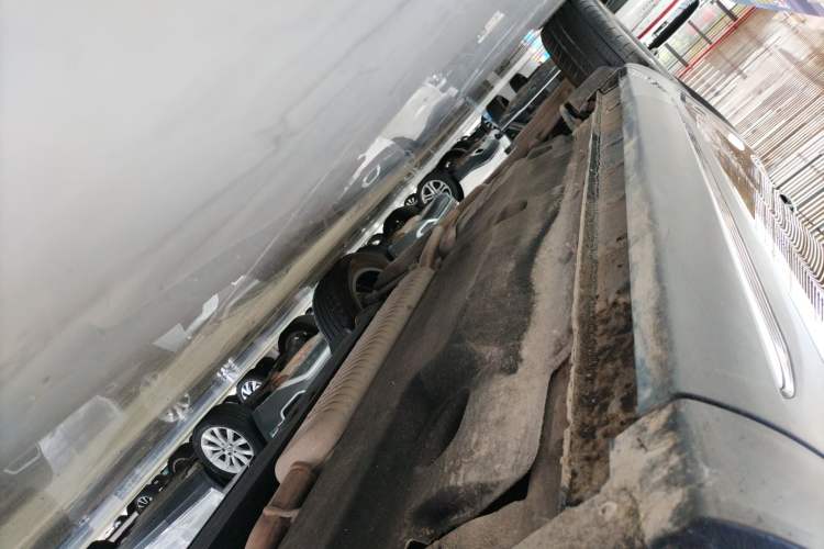Used Hongqi HS5 2025 2.0T Two-Wheel Drive Flagship Pro Edition Right Side Sill