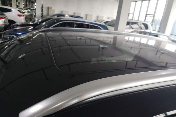 Used Hongqi HS5 2025 2.0T All-Wheel-Drive Flagship Pro Edition Roof