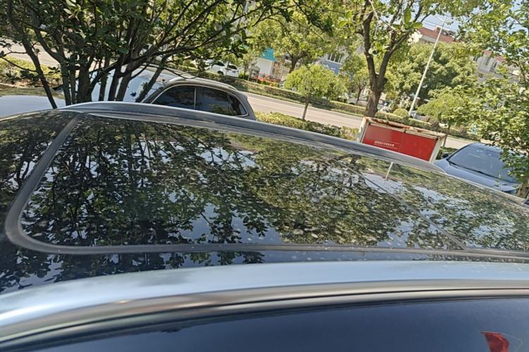 Used Hongqi HS5 2025 2.0T Two-Wheel Drive Flagship Pro Edition Roof