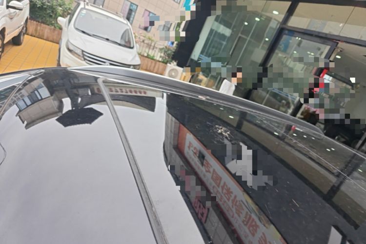 Used Hongqi HS5 2025 2.0T Two-Wheel Drive 600 000-Vehicle Commemorative Edition Roof