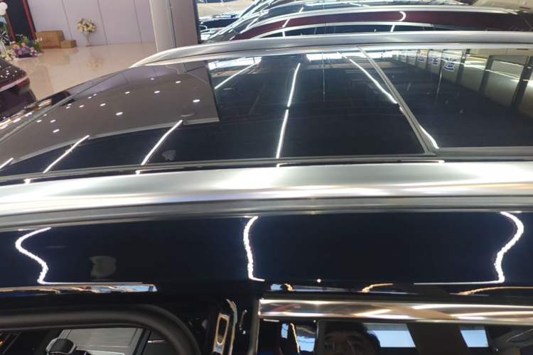 Used Hongqi HS5 2025 2.0T Two-Wheel Drive Flagship Pro Edition Roof