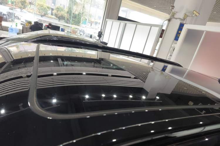 Used Hongqi HS5 2025 2.0T Two-Wheel-Drive Xuan Ying Edition Roof