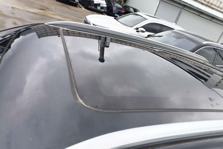 Used Hongqi HS5 2025 2.0T Two-Wheel Drive Flagship Pro Edition Roof