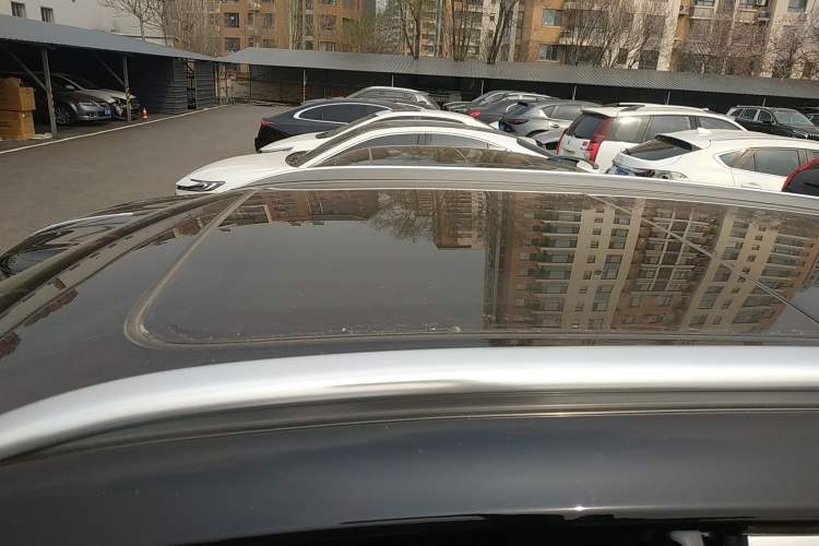 Used Hongqi HS5 2025 2.0T All-Wheel-Drive Flagship Pro Edition Roof