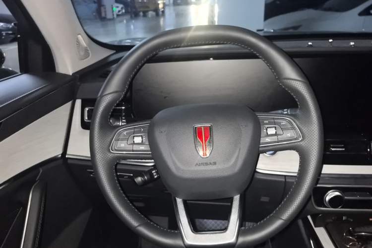 Used Hongqi HS5 2025 2.0T Two-Wheel Drive 600 000-Vehicle Commemorative Edition Steering Wheel