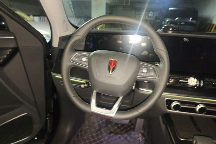 Used Hongqi HS5 2025 2.0T Two-Wheel-Drive Xuan Ying Edition Steering Wheel