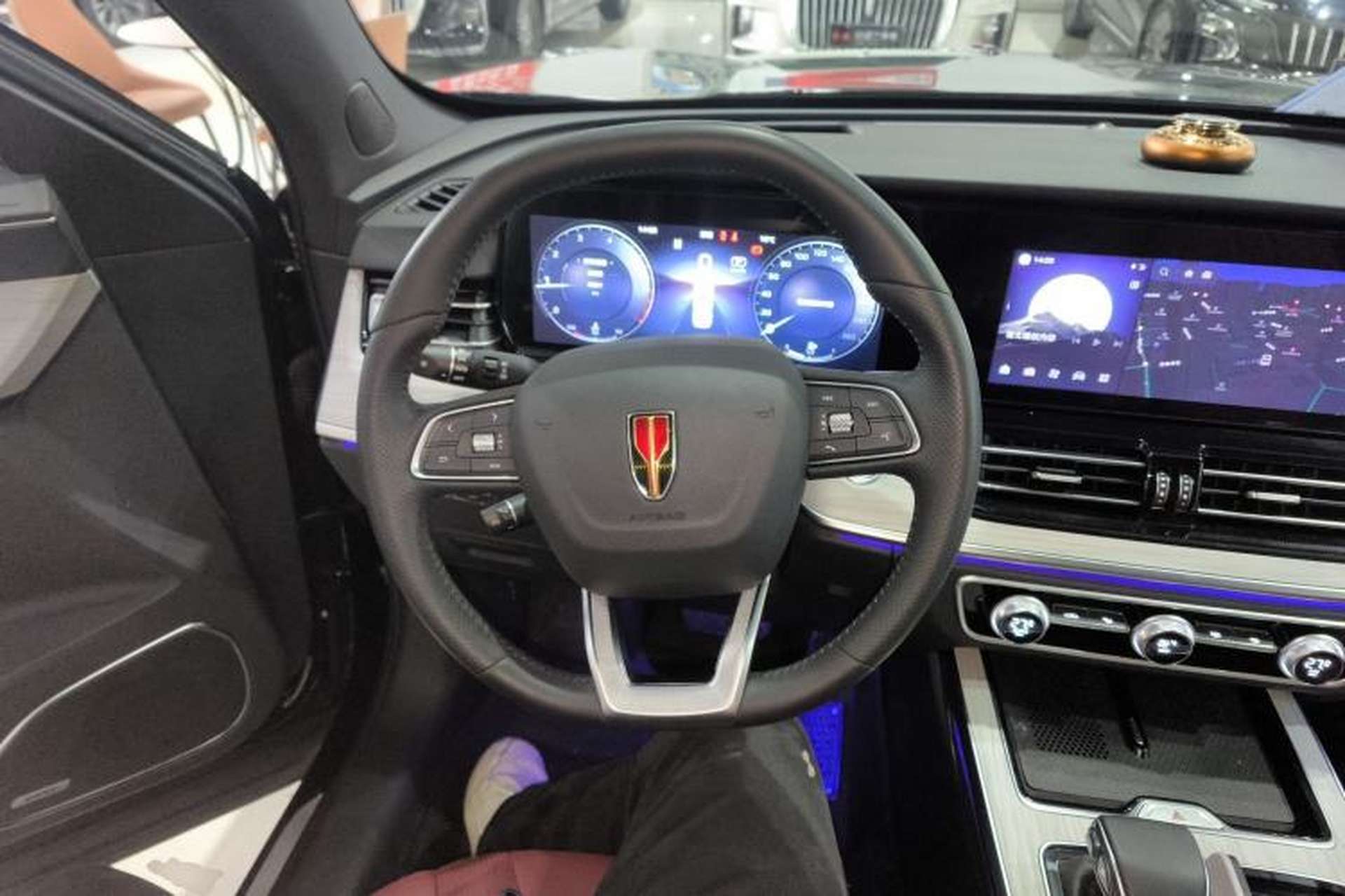 Used Hongqi HS5 2025 2.0T Two-Wheel-Drive Xuan Ying Edition Steering Wheel