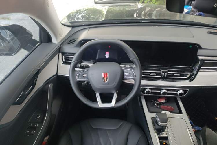 Used Hongqi HS5 2025 2.0T Two-Wheel Drive 600 000-Vehicle Commemorative Edition Steering Wheel