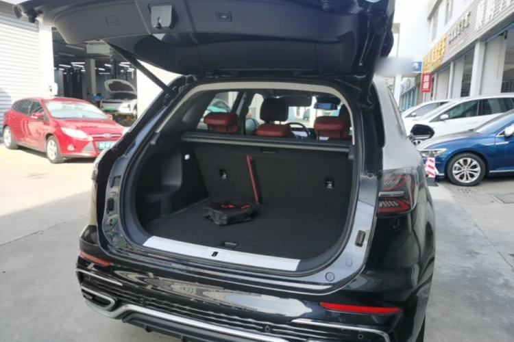 Used Hongqi HS5 2025 2.0T All-Wheel-Drive Flagship Pro Edition Trunk