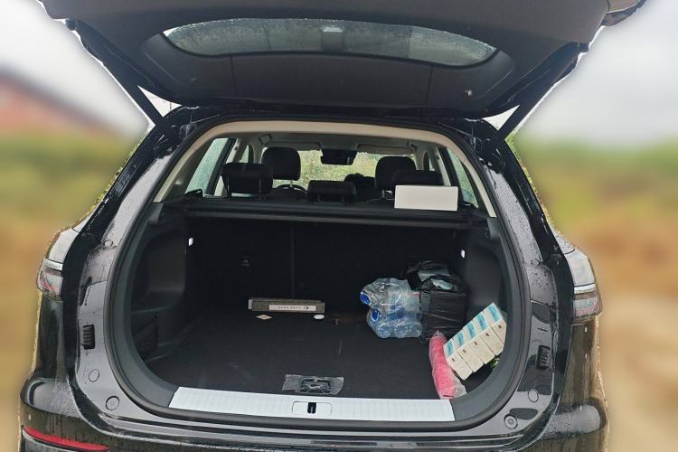 Used Hongqi HS5 2025 2.0T Two-Wheel Drive Flagship Pro Edition Trunk