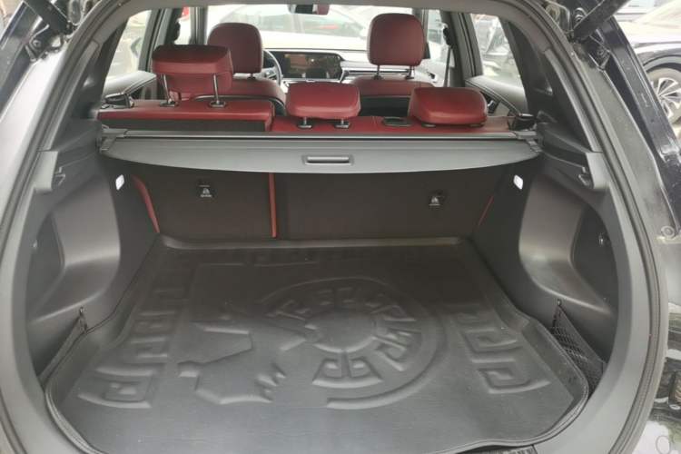 Used Hongqi HS5 2025 2.0T All-Wheel-Drive Flagship Pro Edition Trunk