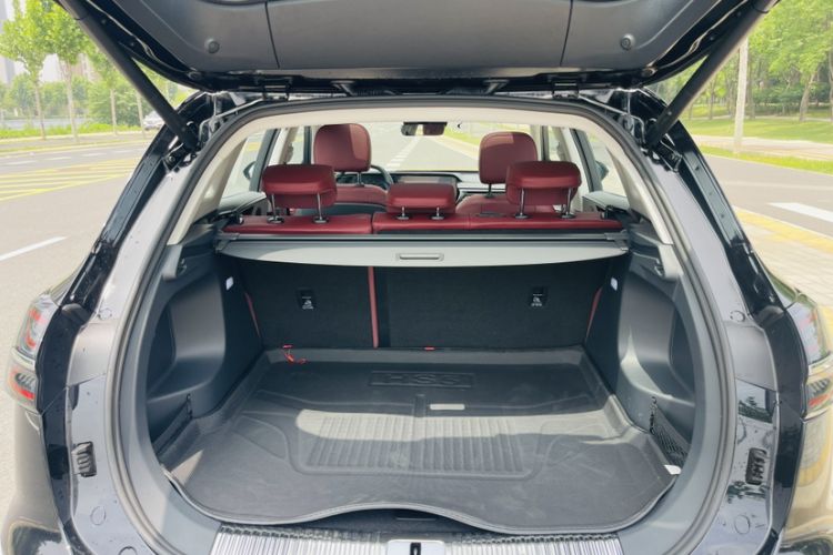 Used Hongqi HS5 2025 2.0T All-Wheel-Drive Flagship Pro Edition Trunk