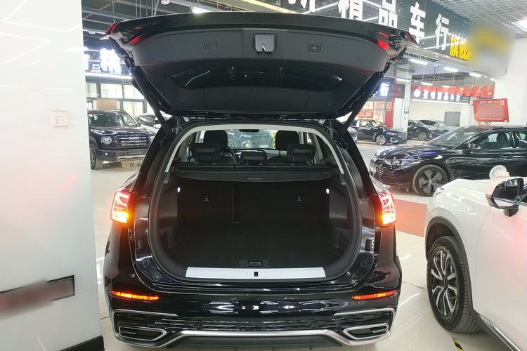 Used Hongqi HS5 2025 2.0T Two-Wheel Drive Flagship Pro Edition Trunk