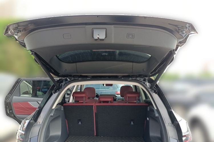 Used Hongqi HS5 2025 2.0T Two-Wheel Drive Flagship Pro Edition Trunk